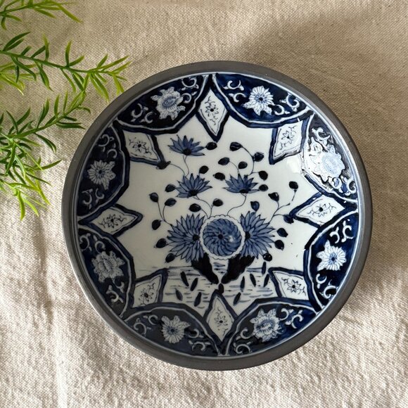 Vintage Japanese Blue & White Porcelain Trinket Bowl Hand-Painted - Picture 1 of 9
